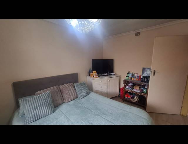 3 BEDROOM FREEHOLD FOR SALE IN WESTRIDGE